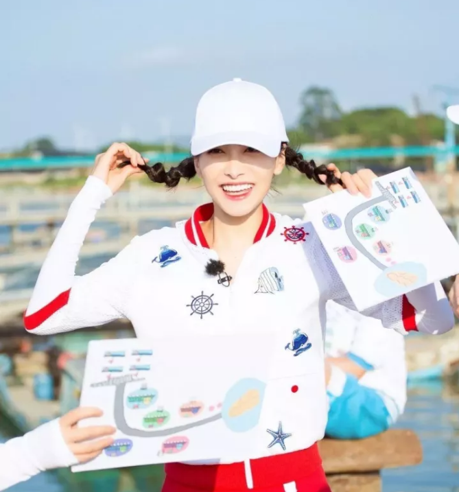 今年秋冬最chic！原來(lái)短發(fā)和帽子這么配啊！