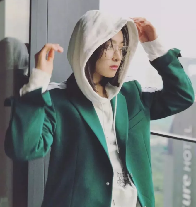 今年秋冬最chic！原來(lái)短發(fā)和帽子這么配??！